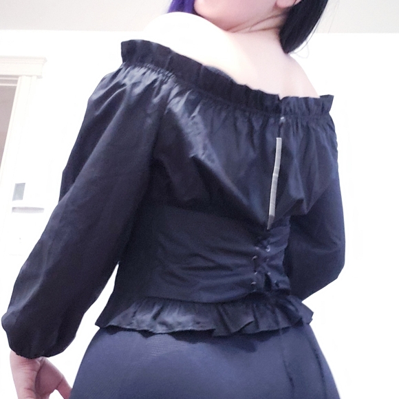 Scarlet Darkness Off Shoulder Long Sleeve Corset Cropped Top - Picture 3 of 9